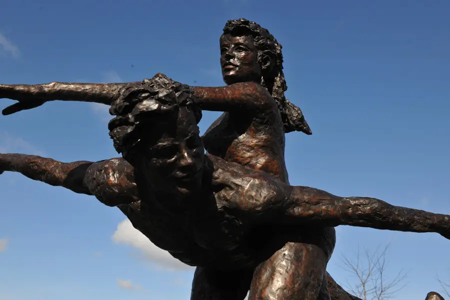 Dancers | Life Size | Christine Wiersema