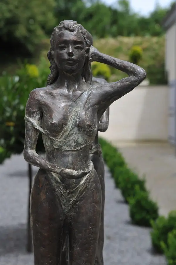 Sisters | Small Figures | Christine Wiersema