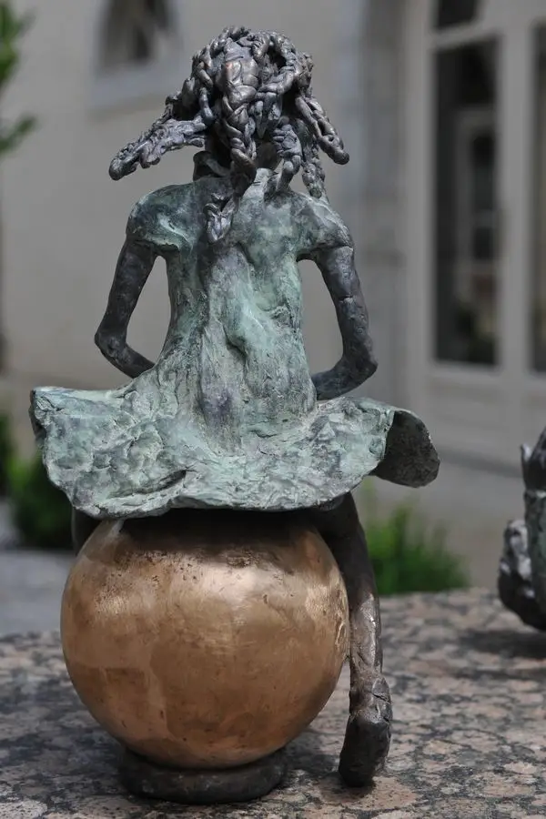 Children Playing Skippyball | Small Figures | Christine Wiersema